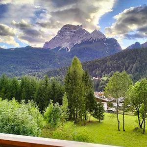 Deliziosa Mansarda Con Vista Dolomiti Appartamento